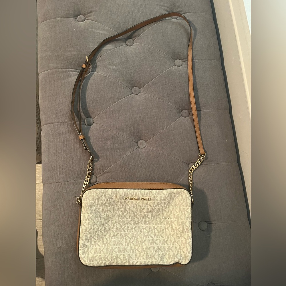 Michael Kors jet set large printed logo crossbody bag